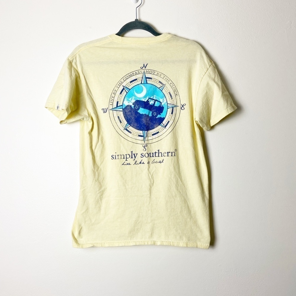 SIMPLY SOUTHERN • Women’s Live By The Compass Not By The Clock Graphic Tee Sz M